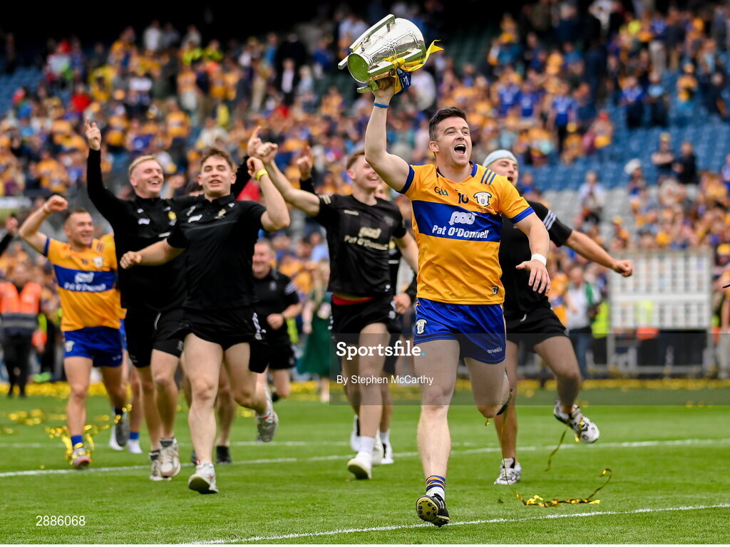 21 July 2024; Tony Kelly of Clare celebrates with the Liam MacCarthy cup after the GAA Hurling All-Ireland Senior Championship Final between Clare and Cork at Croke Park in Dublin. Photo by Stephen McCarthy/Sportsfile