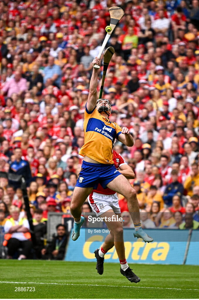 21 July 2024; Ian Galvin of Clare in action against Ciarán Joyce of Cork during the GAA Hurling All-Ireland Senior Championship Final match between Clare and Cork at Croke Park in Dublin. Photo by Seb Daly/Sportsfile