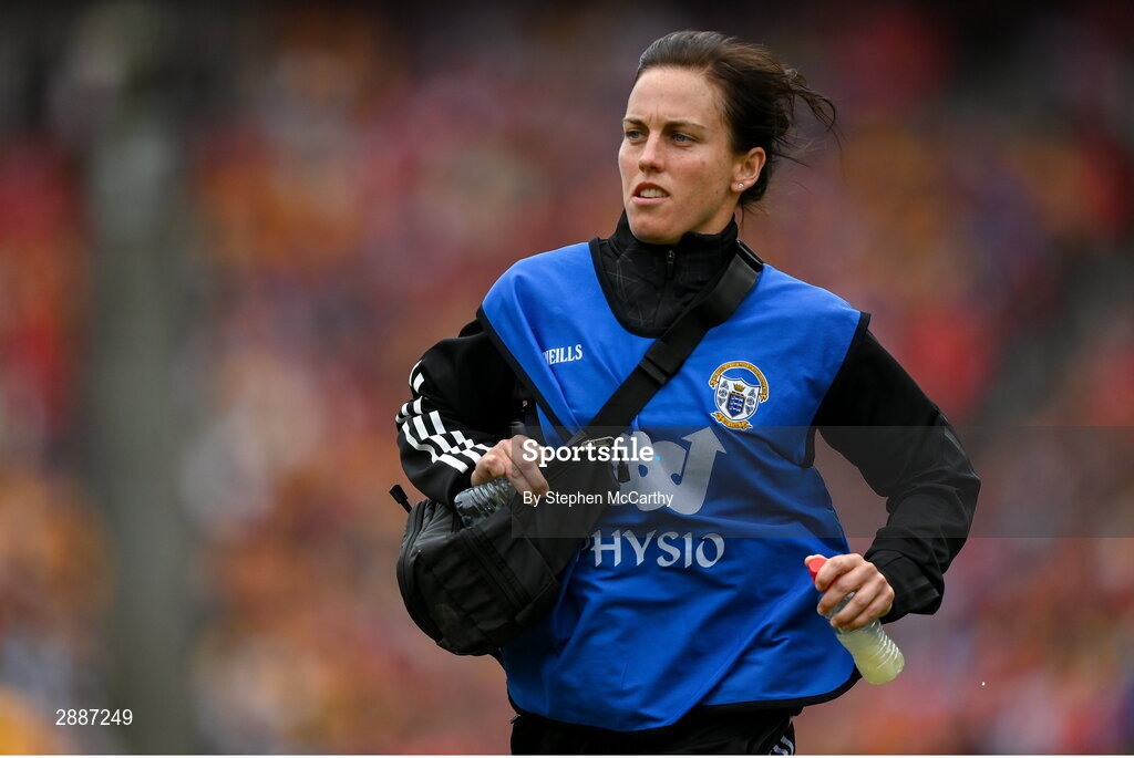 21 July 2024; Clare physiotherapist Kathryn Fahy during the GAA Hurling All-Ireland Senior Championship Final between Clare and Cork at Croke Park in Dublin. Photo by Stephen McCarthy/Sportsfile