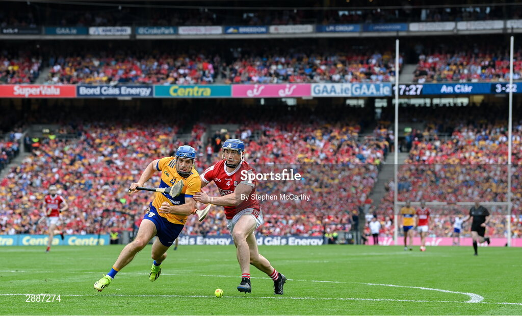 21 July 2024; Shane O'Donnell of Clare in action against Seán O'Donoghue of Cork during the GAA Hurling All-Ireland Senior Championship Final between Clare and Cork at Croke Park in Dublin. Photo by Stephen McCarthy/Sportsfile