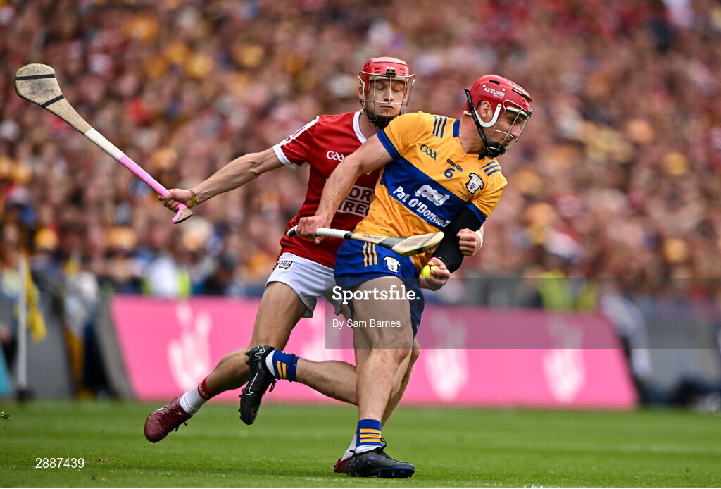 21 July 2024; John Conlon of Clare in action against Alan Connolly of Cork during the GAA Hurling All-Ireland Senior Championship Final between Clare and Cork at Croke Park in Dublin. Photo by Sam Barnes/Sportsfile