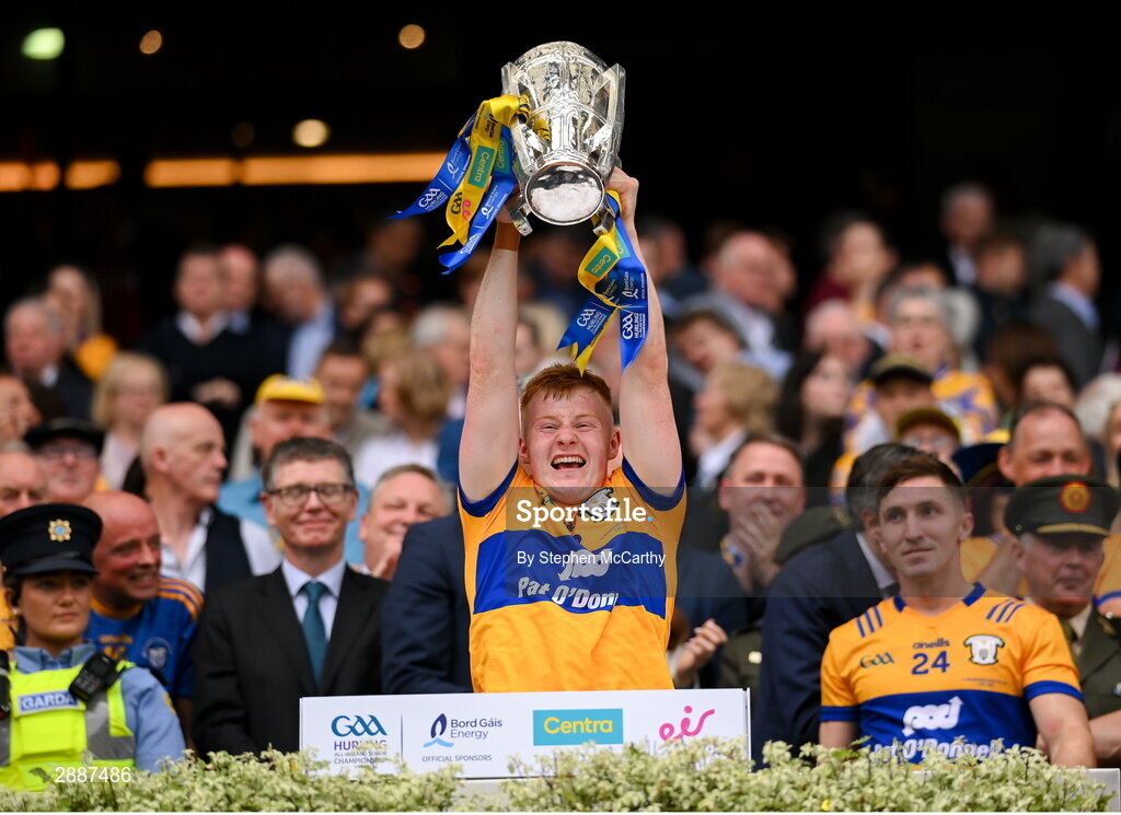 21 July 2024; Shane Meehan of Clare lifts the Liam MacCarthy cup following victory in the GAA Hurling All-Ireland Senior Championship Final between Clare and Cork at Croke Park in Dublin. Photo by Stephen McCarthy/Sportsfile