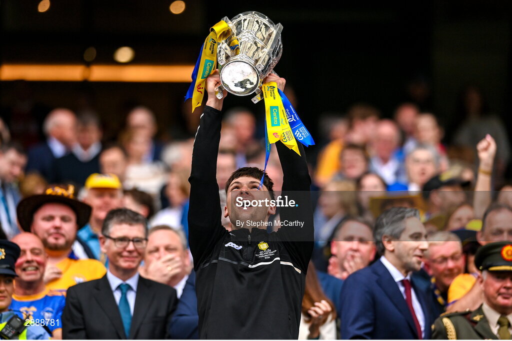 21 July 2024; Keith Smyth of Clare lifts the Liam MacCarthy cup following victory in the GAA Hurling All-Ireland Senior Championship Final between Clare and Cork at Croke Park in Dublin. Photo by Stephen McCarthy/Sportsfile
