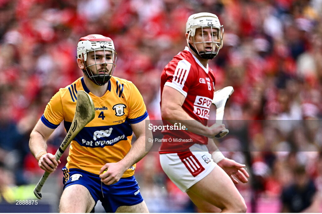 21 July 2024; Conor Leen of Clare in action against Patrick Horgan of Cork during the GAA Hurling All-Ireland Senior Championship Final between Clare and Cork at Croke Park in Dublin. Photo by Piaras Ó Mídheach/Sportsfile