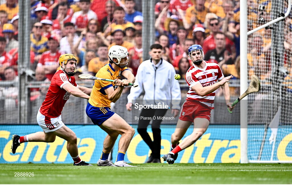 21 July 2024; Aidan McCarthy of Clare scores his side's first goal past Cork goalkeeper Patrick Collins during the GAA Hurling All-Ireland Senior Championship Final between Clare and Cork at Croke Park in Dublin. Photo by Piaras Ó Mídheach/Sportsfile