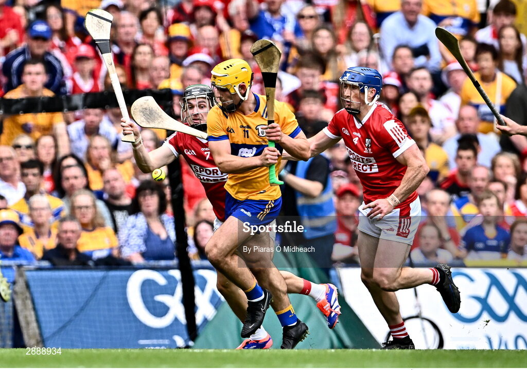 21 July 2024; Mark Rodgers of Clare scores his side's second goal during the GAA Hurling All-Ireland Senior Championship Final between Clare and Cork at Croke Park in Dublin. Photo by Piaras Ó Mídheach/Sportsfile