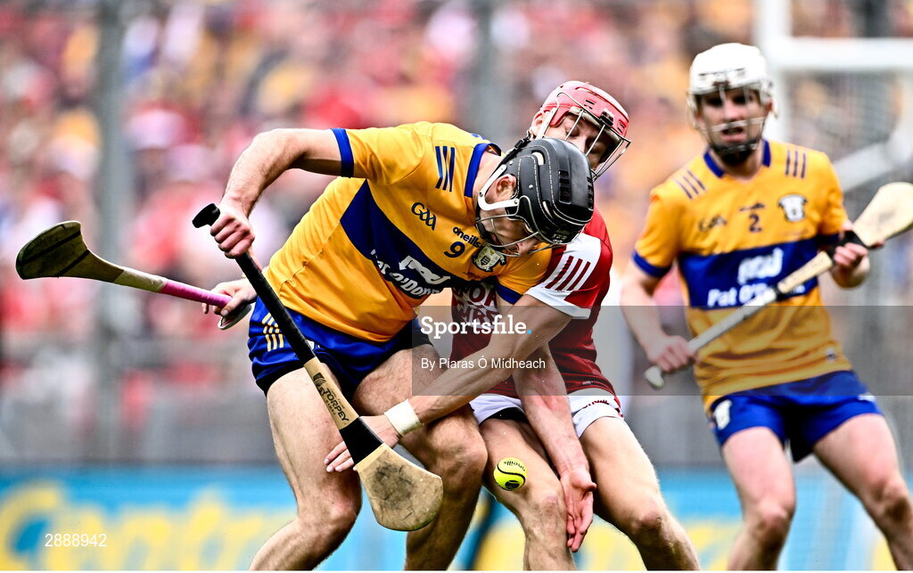21 July 2024; Cathal Malone of Clare in action against Alan Connolly of Cork during the GAA Hurling All-Ireland Senior Championship Final between Clare and Cork at Croke Park in Dublin. Photo by Piaras Ó Mídheach/Sportsfile