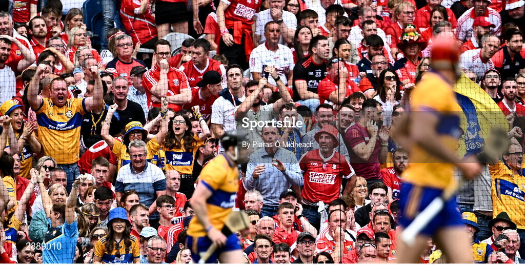 21 July 2024; Supporters are Tony Kelly of Clare scored his side's third goal during the GAA Hurling All-Ireland Senior Championship Final between Clare and Cork at Croke Park in Dublin. Photo by Piaras Ó Mídheach/Sportsfile