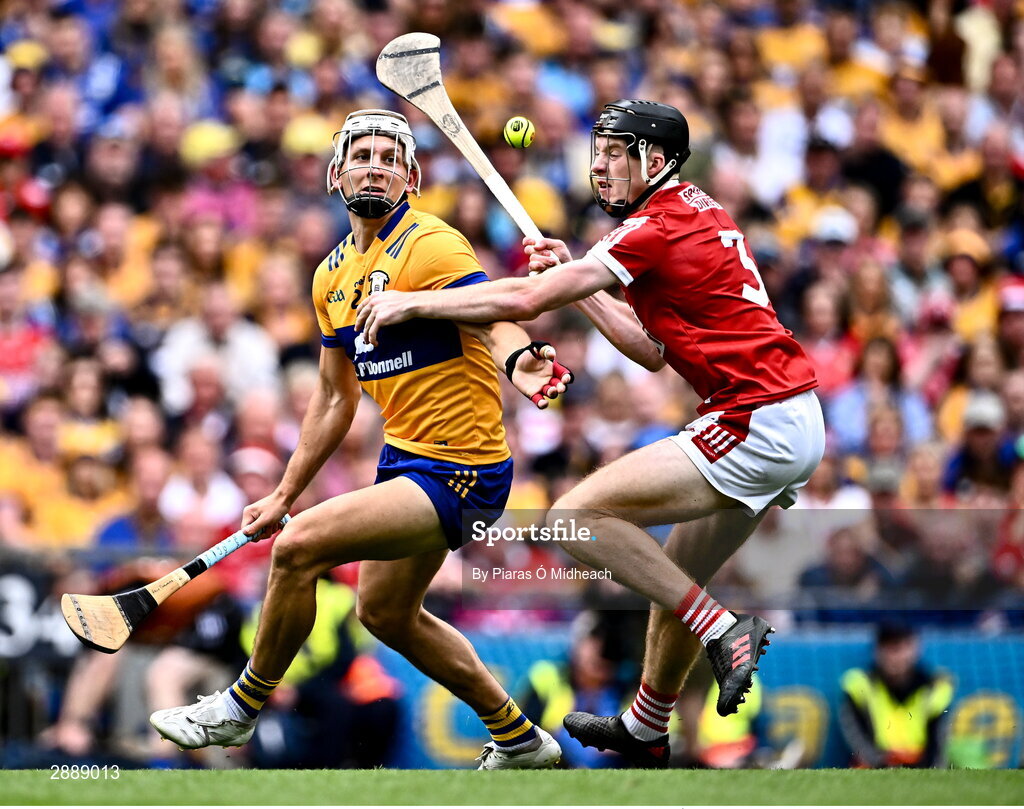 21 July 2024; Aron Shanagher of Clare in action against Eoin Downey of Cork during the GAA Hurling All-Ireland Senior Championship Final between Clare and Cork at Croke Park in Dublin. Photo by Piaras Ó Mídheach/Sportsfile