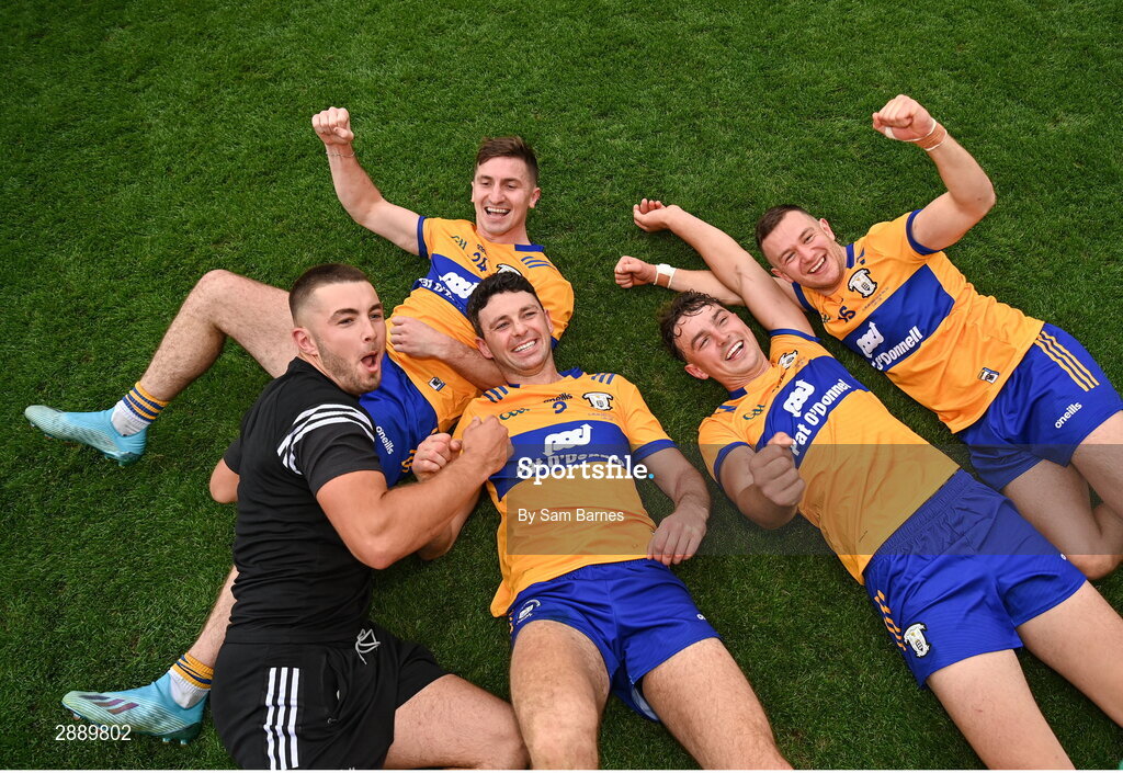 21 July 2024; Clare players including Ian Galvin, Cathal Malone, Peter Duggan and David Reidy, celebrate after their side's victory in the GAA Hurling All-Ireland Senior Championship Final between Clare and Cork at Croke Park in Dublin. Photo by Sam Barnes/Sportsfile