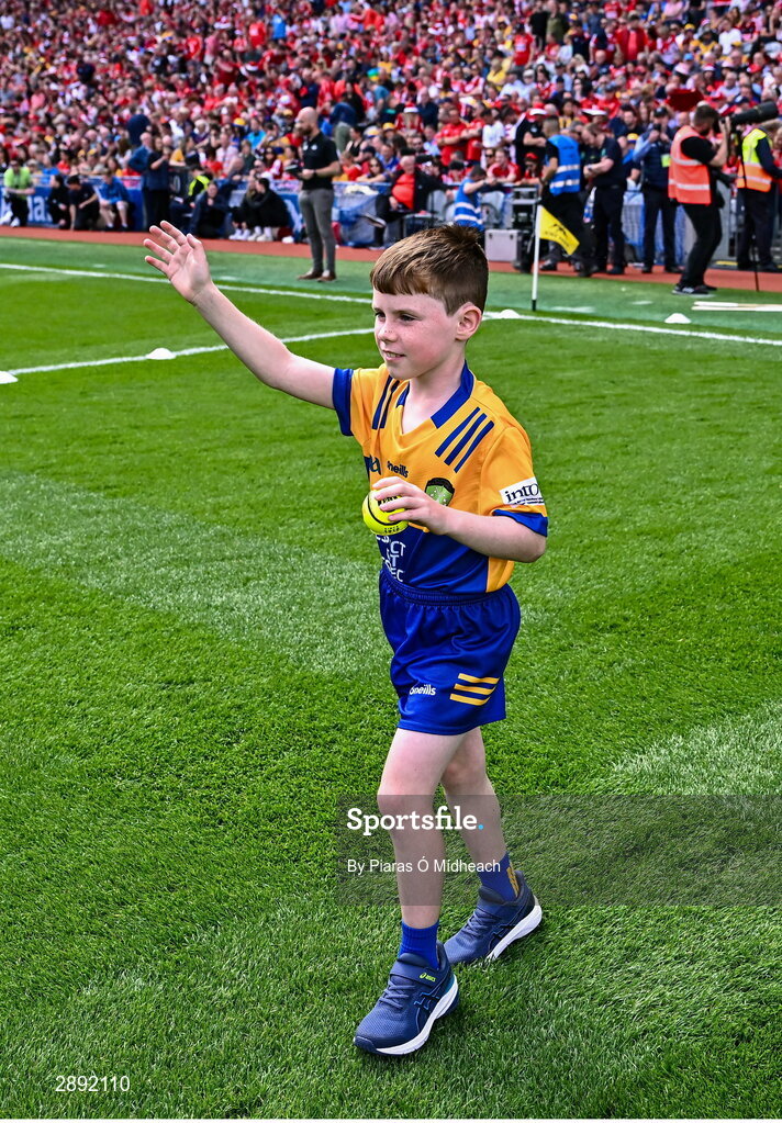 21 July 2024; Conor Moroney from Kilmaley in Clare makes his way to present referee Johnny Murphy with the official match sliotar before the GAA Hurling All-Ireland Senior Championship Final between Clare and Cork at Croke Park in Dublin. Photo by Piaras Ó Mídheach/Sportsfile
