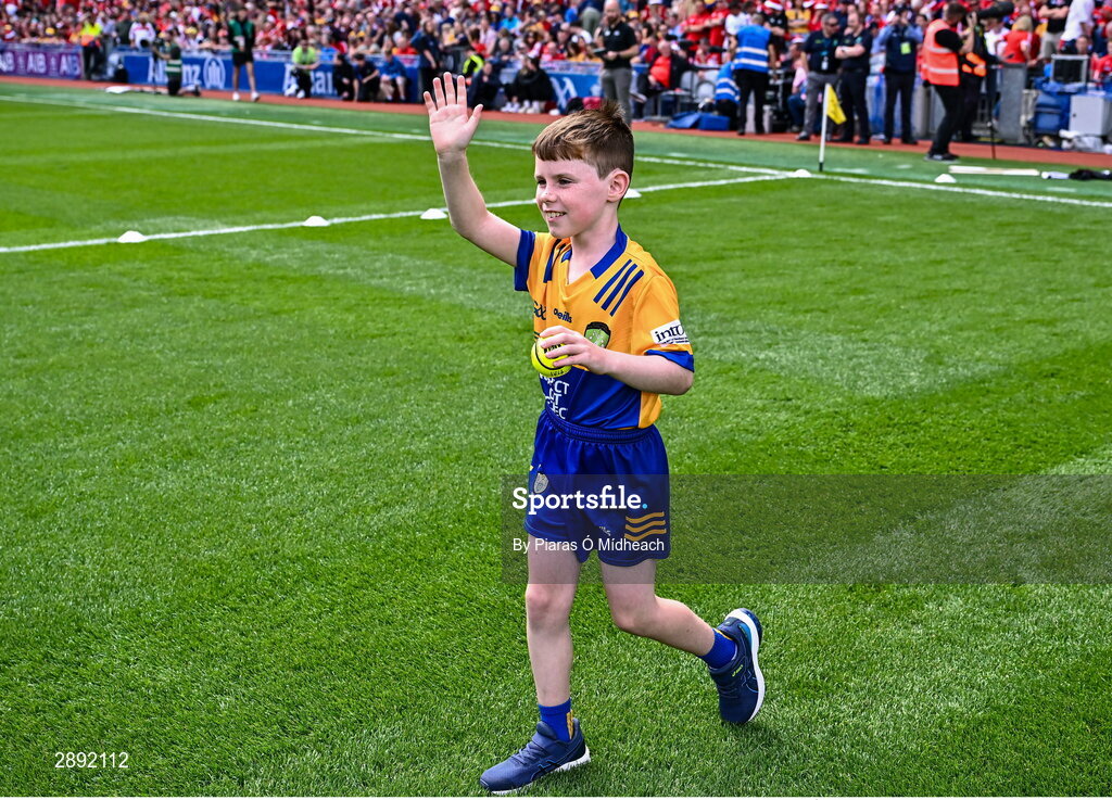 21 July 2024; Conor Moroney from Kilmaley in Clare makes his way to present referee Johnny Murphy with the official match sliotar before the GAA Hurling All-Ireland Senior Championship Final between Clare and Cork at Croke Park in Dublin. Photo by Piaras Ó Mídheach/Sportsfile