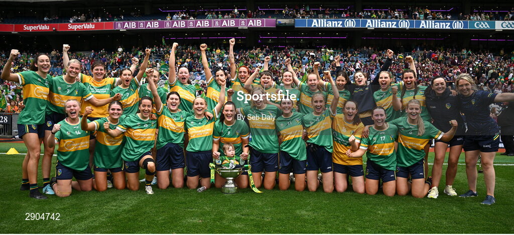 4 August 2024; Leitrim players celebrate after their side's victory in the TG4 All-Ireland Ladies Football Intermediate Championship final match between Leitrim and Tyrone at Croke Park in Dublin. Photo by Seb Daly/Sportsfile