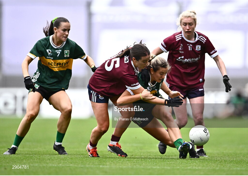 4 August 2024; Ciara Murphy of Kerry in action against Róisín Leonard of Galway during the TG4 All-Ireland Ladies Football Senior Championship final match between Galway and Kerry at Croke Park in Dublin. Photo by Piaras Ó Mídheach/Sportsfile