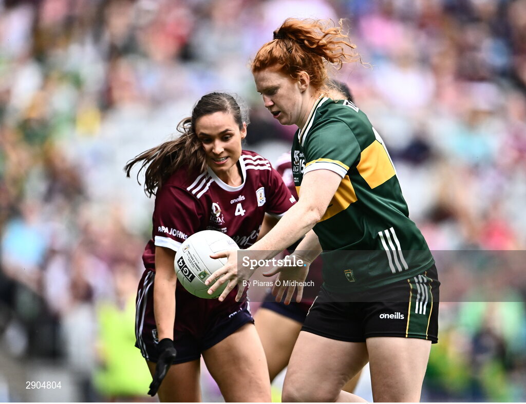 4 August 2024; Louise Ní Mhuircheartaigh of Kerry in action against Kate Geraghty of Galway during the TG4 All-Ireland Ladies Football Senior Championship final match between Galway and Kerry at Croke Park in Dublin. Photo by Piaras Ó Mídheach/Sportsfile