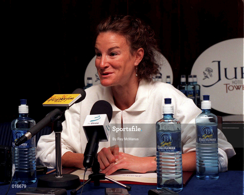 25 August 1998; Sonia O'Sullivan during a press conference after she won two gold medals at the European Athletics Championships in Budapest at Jury's Hotel in Dublin. Photo by Ray McManus/Sportsfile