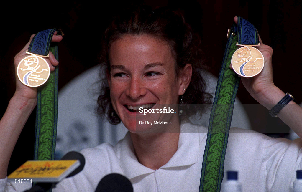 25 August 1998; Sonia O'Sullivan during a press conference after she won two gold medals at the European Athletics Championships in Budapest at Jury's Hotel in Dublin. Photo by Ray McManus/Sportsfile