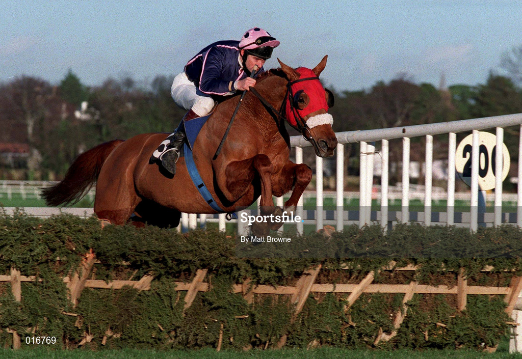 28 December 1998; Tarthooth, with Conor O'Dwyer up, jump the last in the Jackpot/Placepot race during the Leopardstown Christmas Festival Day Three at Leopardstown Racecourse in Dublin. Photo by Matt Browne/Sportsfile