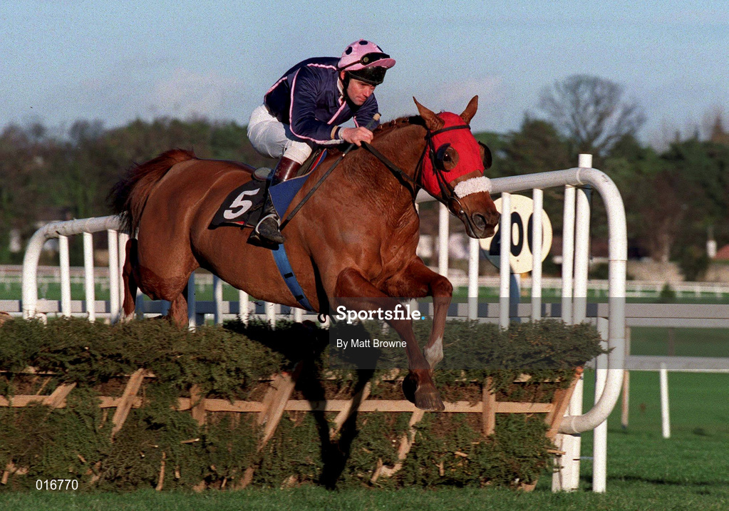 28 December 1998; Tarthooth, with Conor O'Dwyer up, jump the last in the Jackpot/Placepot race during the Leopardstown Christmas Festival Day Three at Leopardstown Racecourse in Dublin. Photo by Matt Browne/Sportsfile