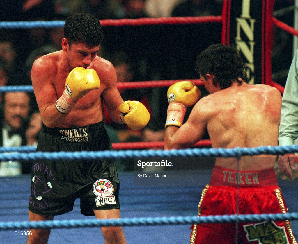 30 March 1996; Wayne McCullough, left, in action against Jose Luis Bueno during their WBC Bantamweight World Title bout at the Point in Dublin. Photo by David Maher/Sportsfile