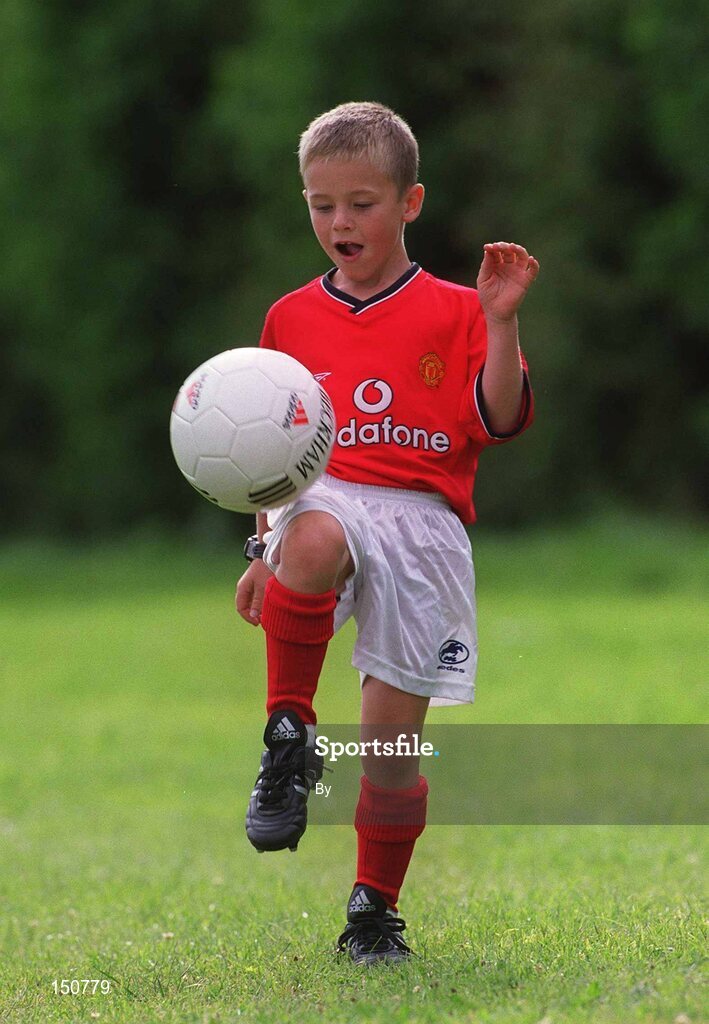 12 July 2002; Ross Murtagh. Soccer. Picture credit; David Maher / SPORTSFILE