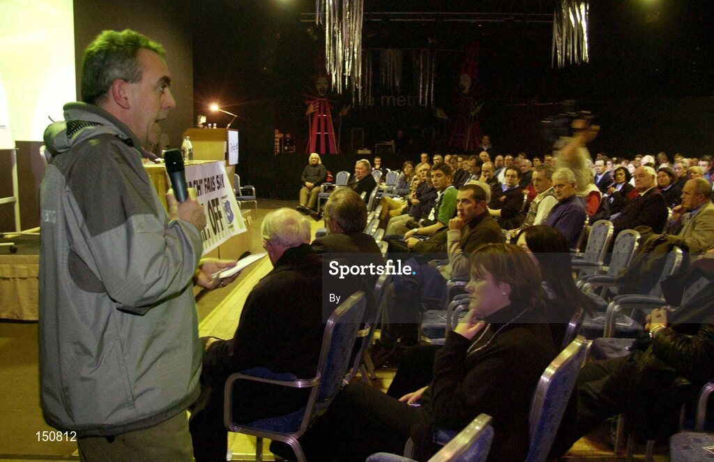 15 January 2003; Connacht team manager John Fallon speaks at a meeting of "Friends of Connacht" where the future of Connacht Rugby was discussed, Radisson Hotel, Co. Galway. Picture credit; Damien Eagers / SPORTSFILE