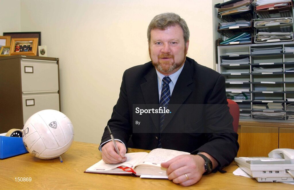 21 November 2002; Former Kerry footballer Eoin Liston. Picture credit; SPORTSFILE