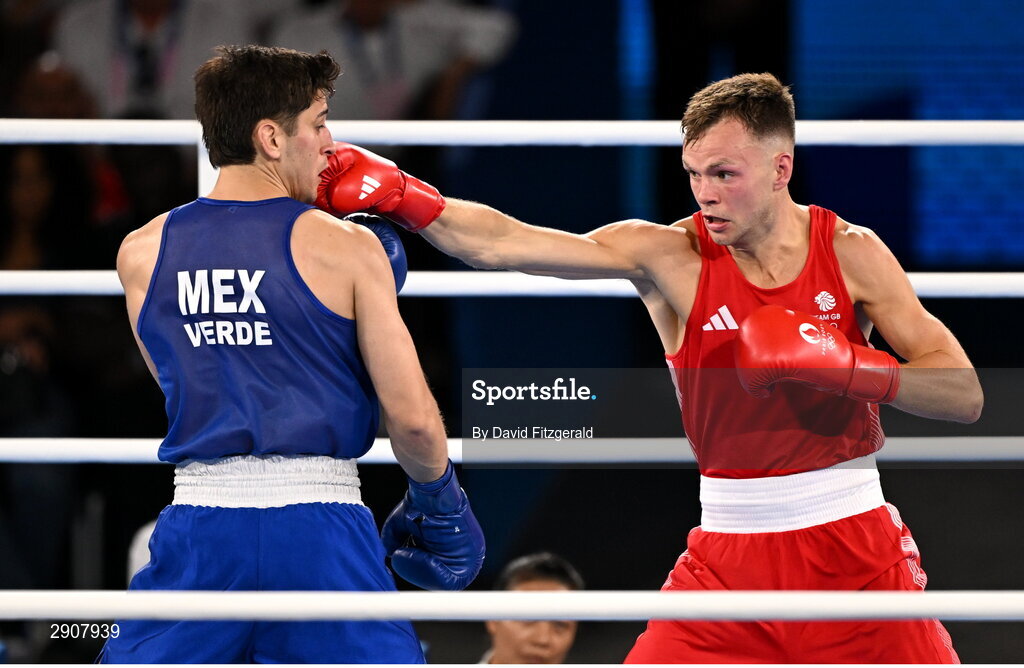 6 August 2024; Lewis Richardson of Team Great Britain, right, and Marco Alonso Verde Alvarez of Team Mexico during their men's 71kg semi-final bout at Court Philippe-Chatrier in Roland Garros Stadium during the 2024 Paris Summer Olympic Games in Paris, France. Photo by David Fitzgerald/Sportsfile