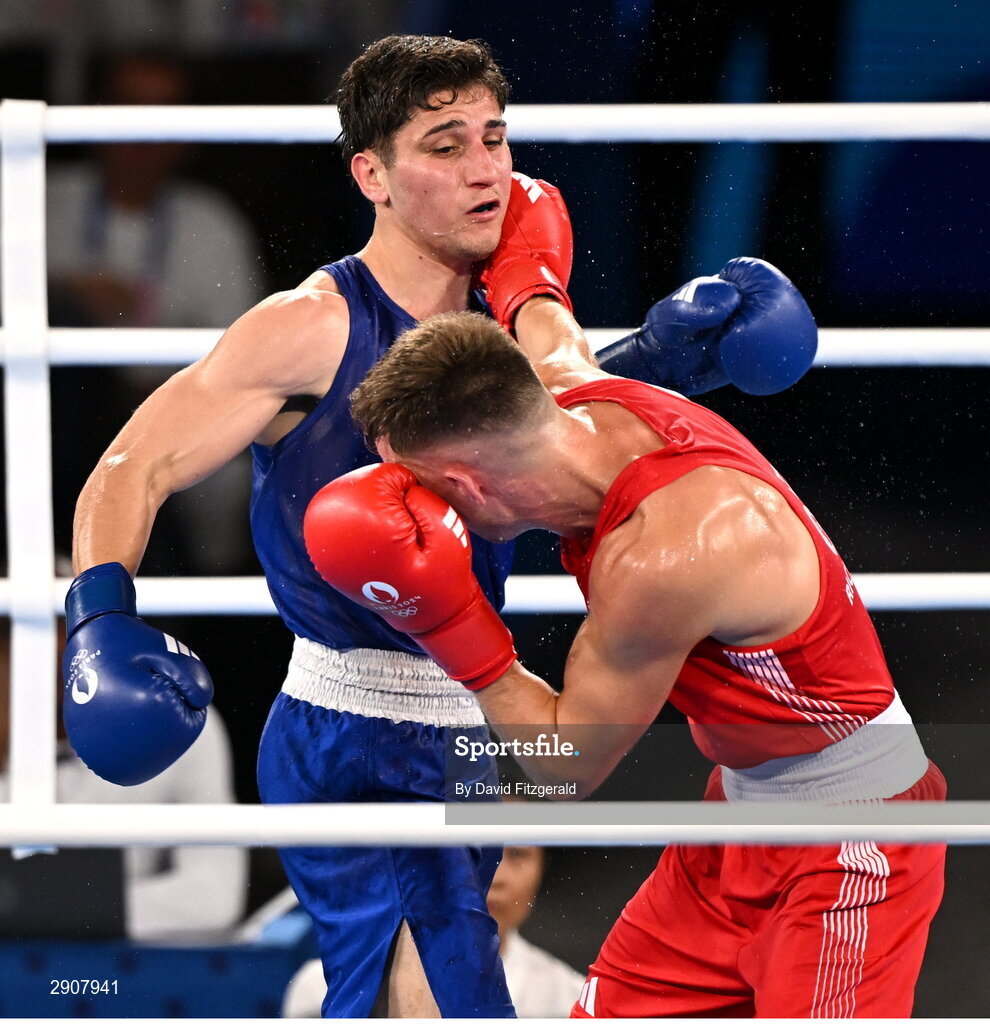 6 August 2024; Marco Alonso Verde Alvarez of Team Mexico, left, and Lewis Richardson of Team Great Britain during their men's 71kg semi-final bout at Court Philippe-Chatrier in Roland Garros Stadium during the 2024 Paris Summer Olympic Games in Paris, France. Photo by David Fitzgerald/Sportsfile