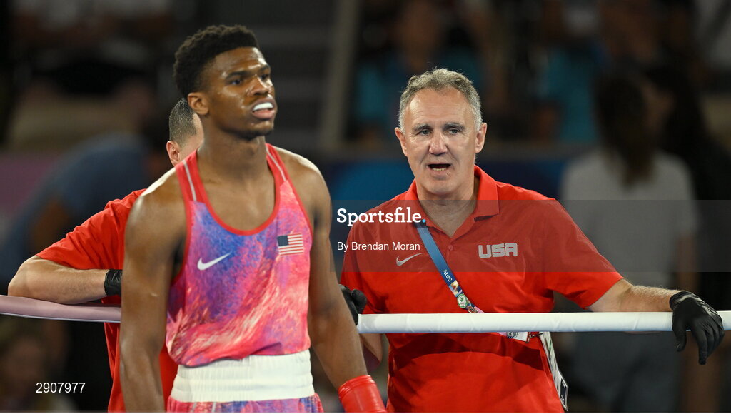 6 August 2024; Omari Jones of Team United States and his coach Billy Walsh during his men's 71kg semi-final bout against Asadkhuja Muydinkhujaev of Team Uzbekistan at Court Philippe-Chatrier in Roland Garros Stadium during the 2024 Paris Summer Olympic Games in Paris, France. Photo by Brendan Moran/Sportsfile