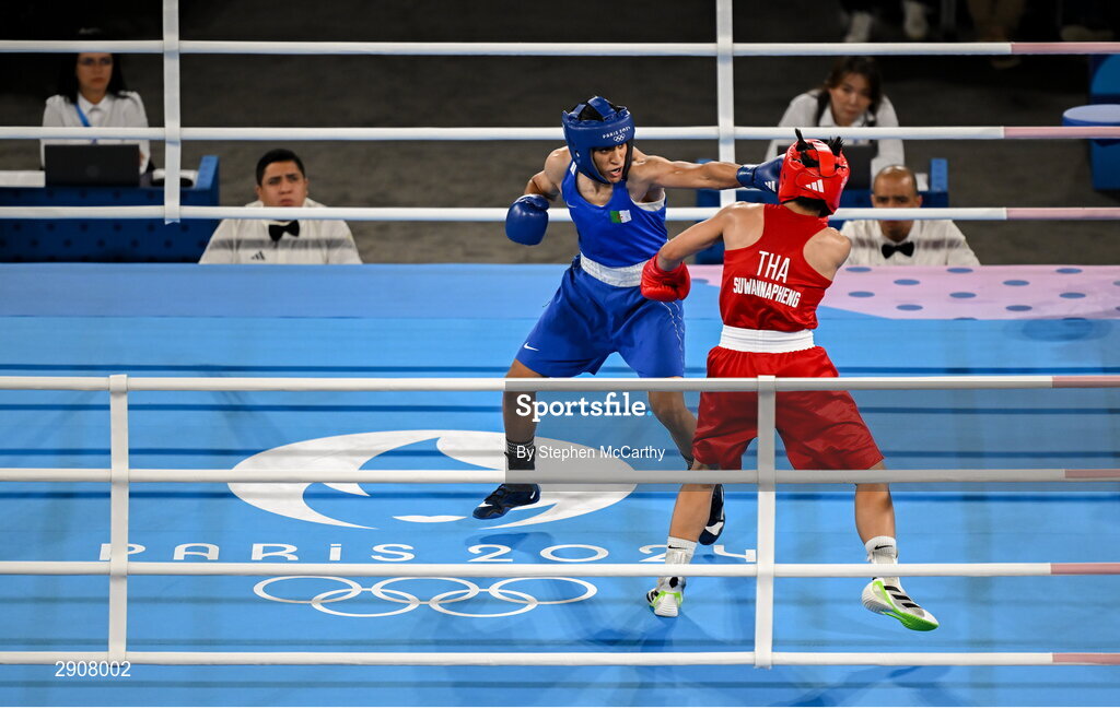 6 August 2024; Janjaem Suwannapheng of Team Thailand, right, and Imane Khelif of Team Algeria during their women's 66kg semi-final bout at Court Philippe-Chatrier in Roland Garros Stadium during the 2024 Paris Summer Olympic Games in Paris, France. Photo by Stephen McCarthy/Sportsfile