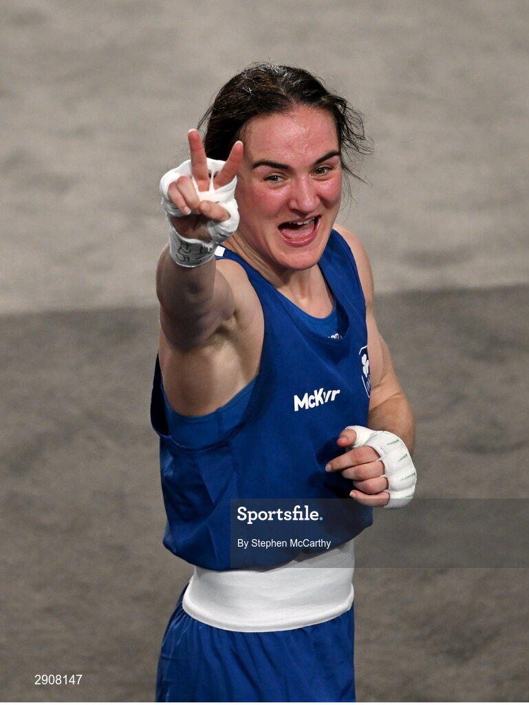 6 August 2024; Kellie Harrington of Team Ireland celebrates after defeating Wenlu Yang of Team People's Republic of China after their women's 60kg final bout at Court Philippe-Chatrier in Roland Garros Stadium during the 2024 Paris Summer Olympic Games in Paris, France. Photo by Stephen McCarthy/Sportsfile