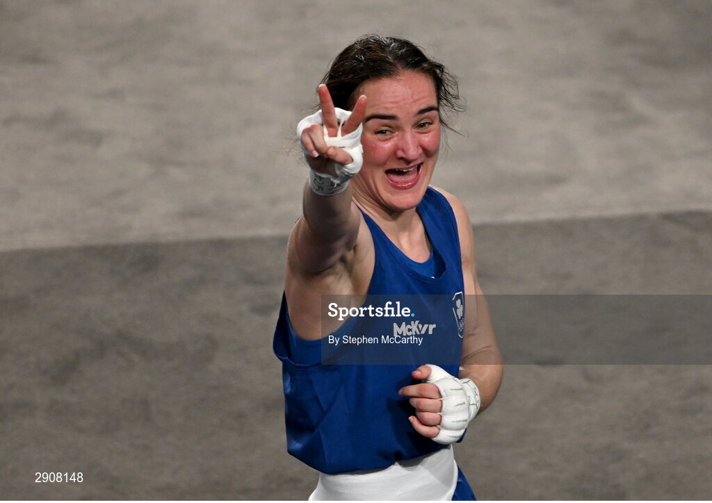 6 August 2024; Kellie Harrington of Team Ireland celebrates after defeating Wenlu Yang of Team People's Republic of China after their women's 60kg final bout at Court Philippe-Chatrier in Roland Garros Stadium during the 2024 Paris Summer Olympic Games in Paris, France. Photo by Stephen McCarthy/Sportsfile