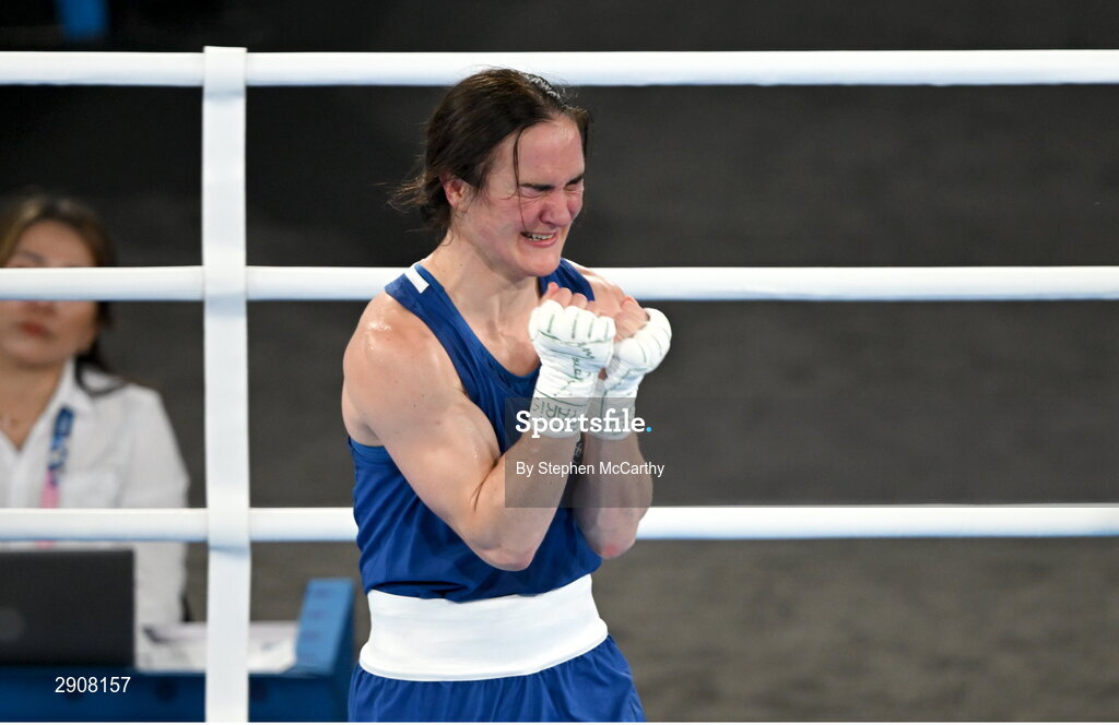 6 August 2024; Kellie Harrington of Team Ireland celebrates after defeating Wenlu Yang of Team People's Republic of China after their women's 60kg final bout at Court Philippe-Chatrier in Roland Garros Stadium during the 2024 Paris Summer Olympic Games in Paris, France. Photo by Stephen McCarthy/Sportsfile