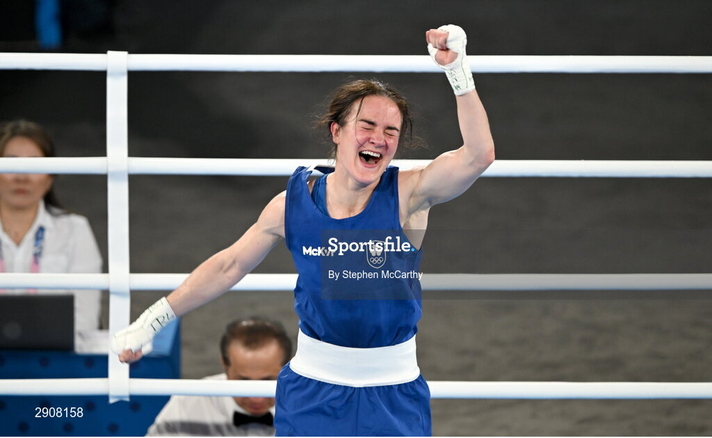 6 August 2024; Kellie Harrington of Team Ireland celebrates after defeating Wenlu Yang of Team People's Republic of China after their women's 60kg final bout at Court Philippe-Chatrier in Roland Garros Stadium during the 2024 Paris Summer Olympic Games in Paris, France. Photo by Stephen McCarthy/Sportsfile