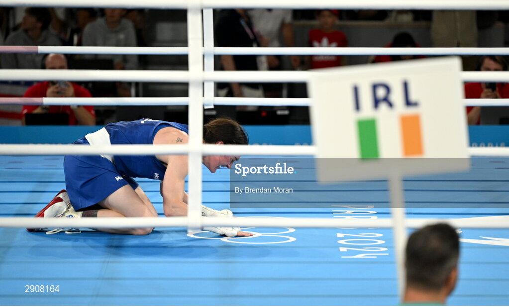 6 August 2024; Kellie Harrington of Team Ireland celebrates defeating Wenlu Yang of Team People's Republic of China in their women's 60kg final bout at Court Philippe-Chatrier in Roland Garros Stadium during the 2024 Paris Summer Olympic Games in Paris, France. Photo by Brendan Moran/Sportsfile