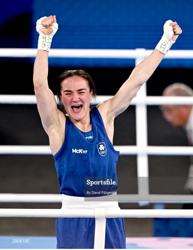 6 August 2024; Kellie Harrington of Team Ireland celebrates defeating Wenlu Yang of Team People's Republic of China in their women's 60kg final bout at Court Philippe-Chatrier in Roland Garros Stadium during the 2024 Paris Summer Olympic Games in Paris, France. Photo by David Fitzgerald/Sportsfile