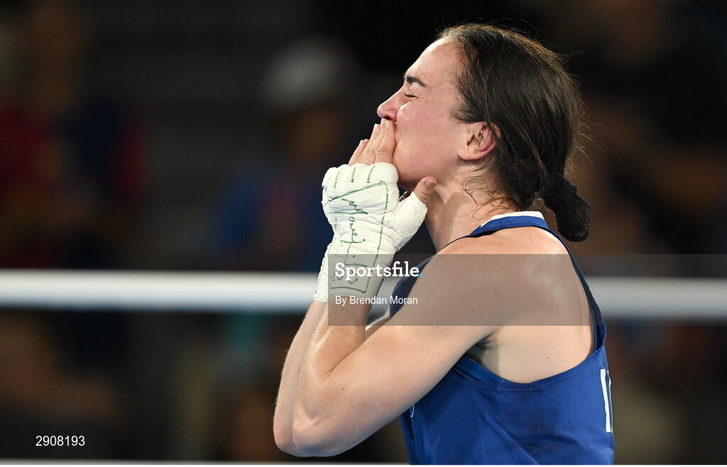 6 August 2024; Kellie Harrington of Team Ireland celebrates defeating Wenlu Yang of Team People's Republic of China in their women's 60kg final bout at Court Philippe-Chatrier in Roland Garros Stadium during the 2024 Paris Summer Olympic Games in Paris, France. Photo by Brendan Moran/Sportsfile