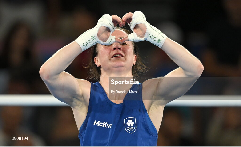 6 August 2024; Kellie Harrington of Team Ireland celebrates defeating Wenlu Yang of Team People's Republic of China in their women's 60kg final bout at Court Philippe-Chatrier in Roland Garros Stadium during the 2024 Paris Summer Olympic Games in Paris, France. Photo by Brendan Moran/Sportsfile