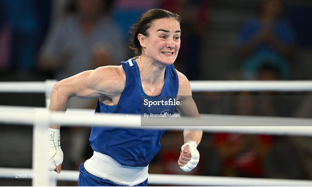 6 August 2024; Kellie Harrington of Team Ireland celebrates defeating Wenlu Yang of Team People's Republic of China in their women's 60kg final bout at Court Philippe-Chatrier in Roland Garros Stadium during the 2024 Paris Summer Olympic Games in Paris, France. Photo by Brendan Moran/Sportsfile