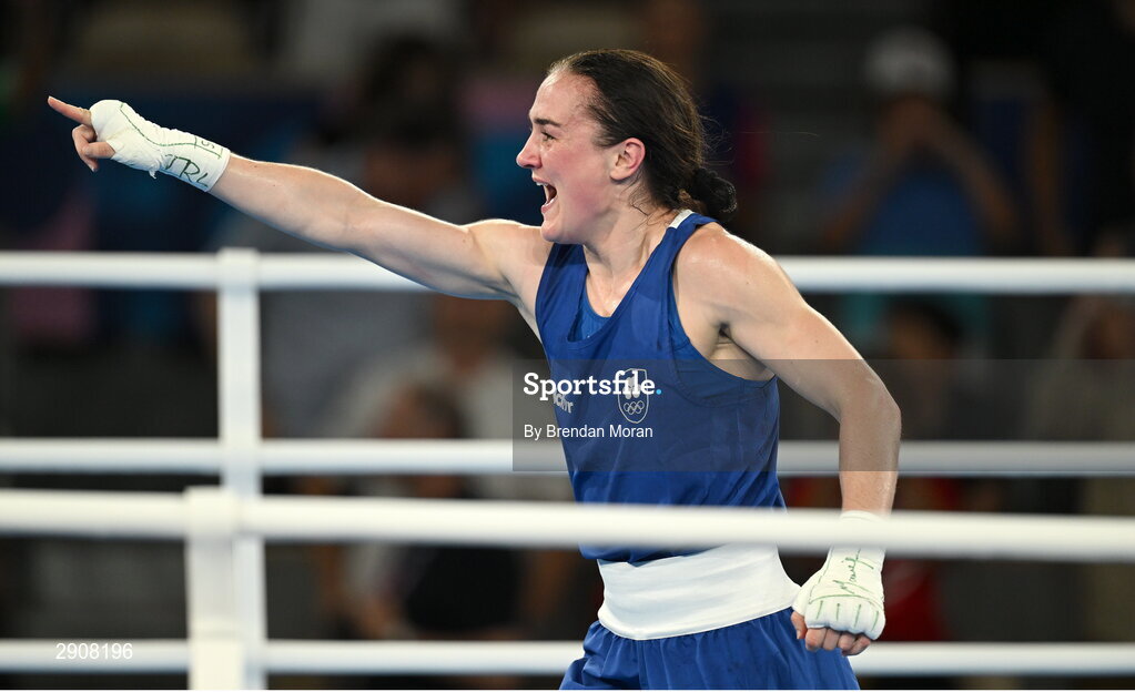 6 August 2024; Kellie Harrington of Team Ireland celebrates defeating Wenlu Yang of Team People's Republic of China in their women's 60kg final bout at Court Philippe-Chatrier in Roland Garros Stadium during the 2024 Paris Summer Olympic Games in Paris, France. Photo by Brendan Moran/Sportsfile