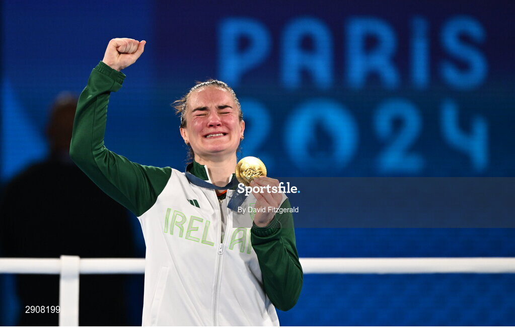 6 August 2024; Kellie Harrington of Team Ireland celebrates with her gold medal after defeating Wenlu Yang of Team People's Republic of China in their women's 60kg final bout at Court Philippe-Chatrier in Roland Garros Stadium during the 2024 Paris Summer Olympic Games in Paris, France. Photo by David Fitzgerald/Sportsfile
