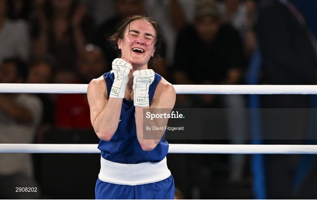 6 August 2024; Kellie Harrington of Team Ireland celebrates defeating Wenlu Yang of Team People's Republic of China in their women's 60kg final bout at Court Philippe-Chatrier in Roland Garros Stadium during the 2024 Paris Summer Olympic Games in Paris, France. Photo by David Fitzgerald/Sportsfile