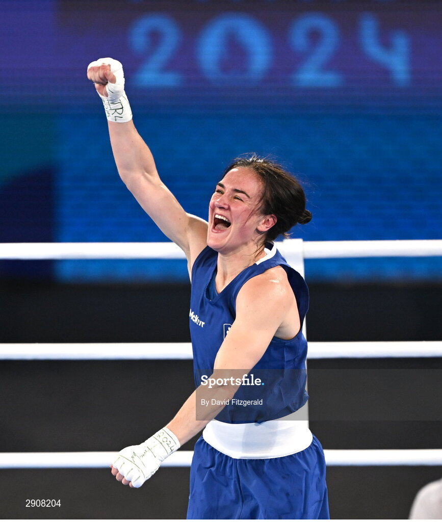 6 August 2024; Kellie Harrington of Team Ireland celebrates defeating Wenlu Yang of Team People's Republic of China in their women's 60kg final bout at Court Philippe-Chatrier in Roland Garros Stadium during the 2024 Paris Summer Olympic Games in Paris, France. Photo by David Fitzgerald/Sportsfile