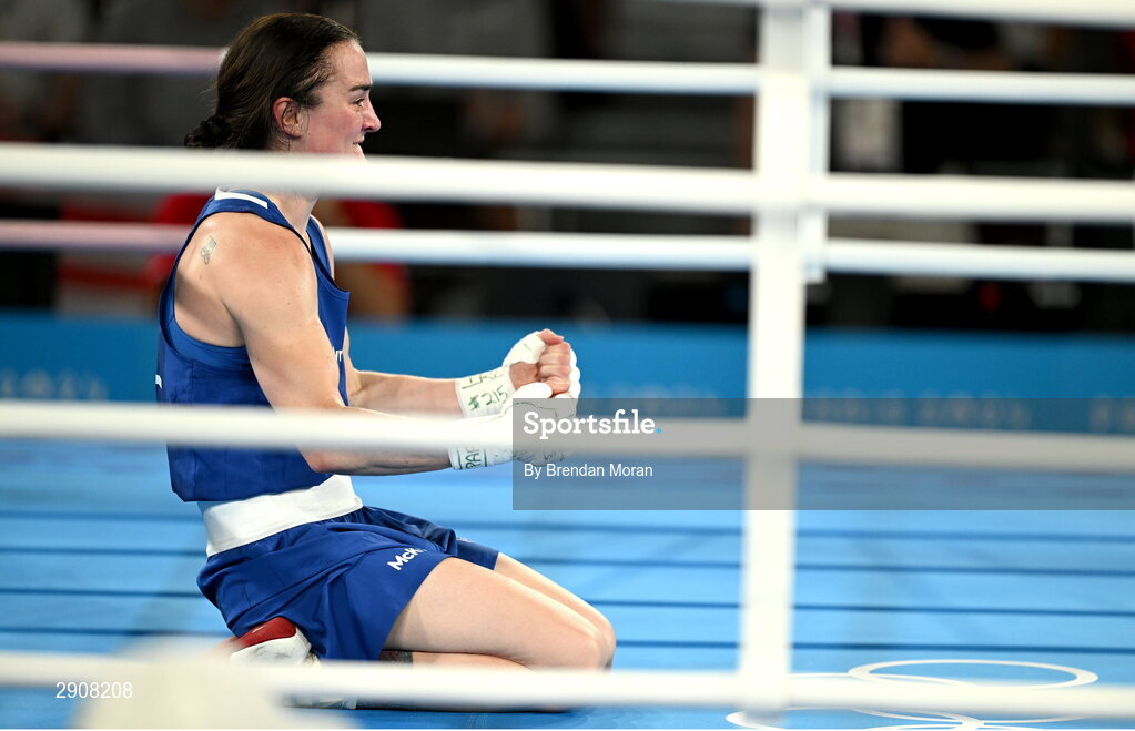 6 August 2024; Kellie Harrington of Team Ireland celebrates defeating Wenlu Yang of Team People's Republic of China in their women's 60kg final bout at Court Philippe-Chatrier in Roland Garros Stadium during the 2024 Paris Summer Olympic Games in Paris, France. Photo by Brendan Moran/Sportsfile