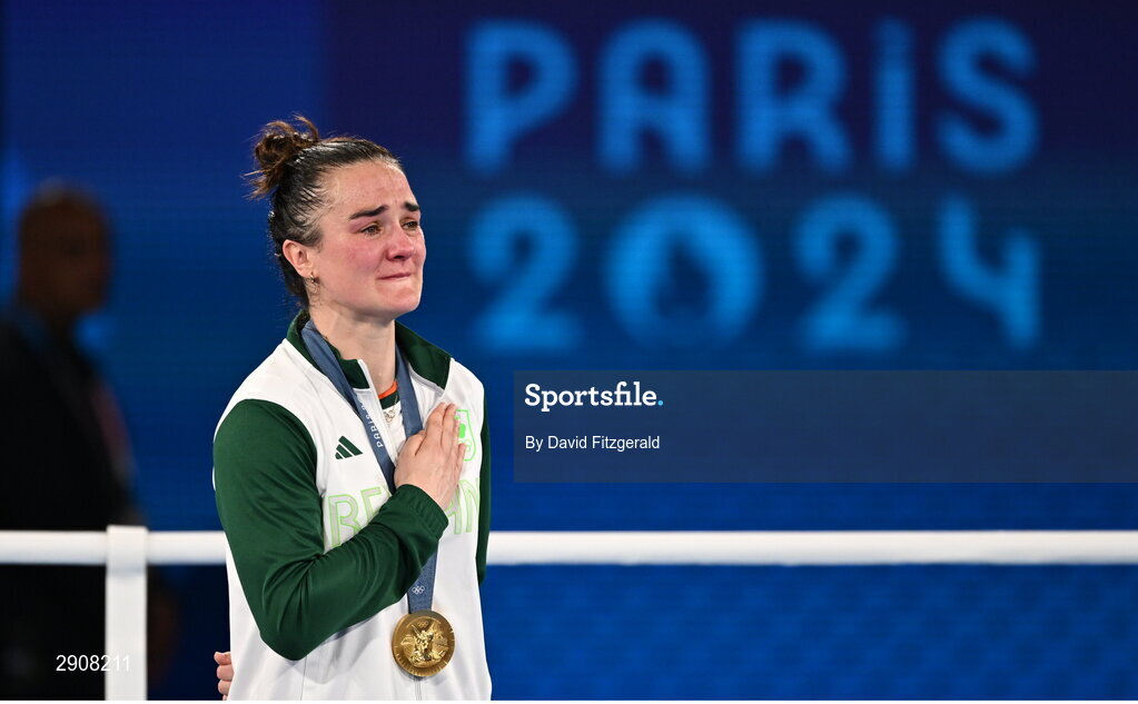 6 August 2024; Kellie Harrington of Team Ireland celebrates with her gold medal after defeating Wenlu Yang of Team People's Republic of China in their women's 60kg final bout at Court Philippe-Chatrier in Roland Garros Stadium during the 2024 Paris Summer Olympic Games in Paris, France. Photo by David Fitzgerald/Sportsfile