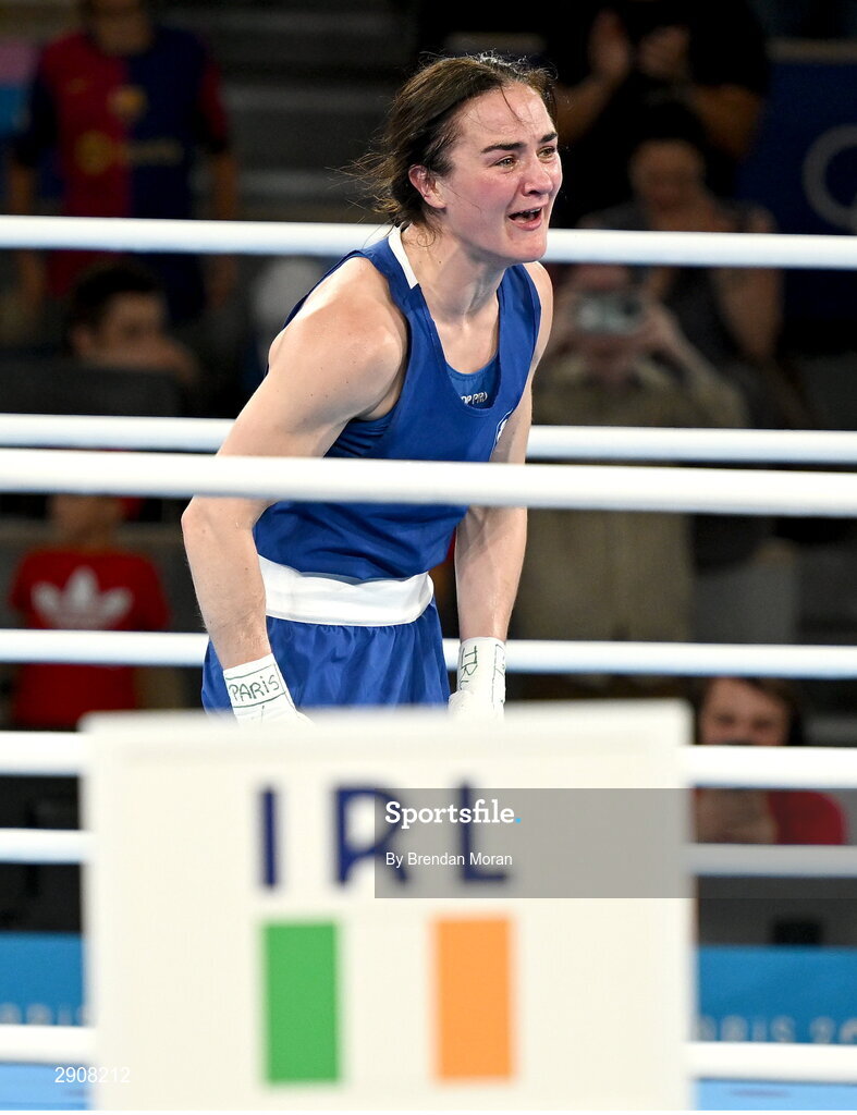 6 August 2024; Kellie Harrington of Team Ireland celebrates defeating Wenlu Yang of Team People's Republic of China in their women's 60kg final bout at Court Philippe-Chatrier in Roland Garros Stadium during the 2024 Paris Summer Olympic Games in Paris, France. Photo by Brendan Moran/Sportsfile