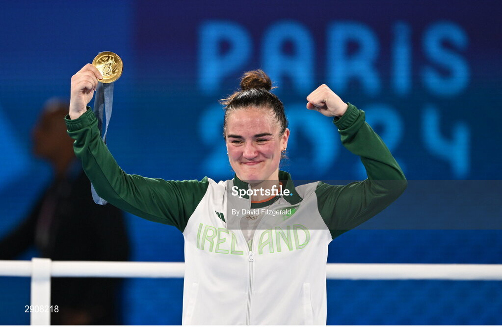 6 August 2024; Kellie Harrington of Team Ireland celebrates with her gold medal after defeating Wenlu Yang of Team People's Republic of China in their women's 60kg final bout  at Court Philippe-Chatrier in Roland Garros Stadium during the 2024 Paris Summer Olympic Games in Paris, France. Photo by David Fitzgerald/Sportsfile