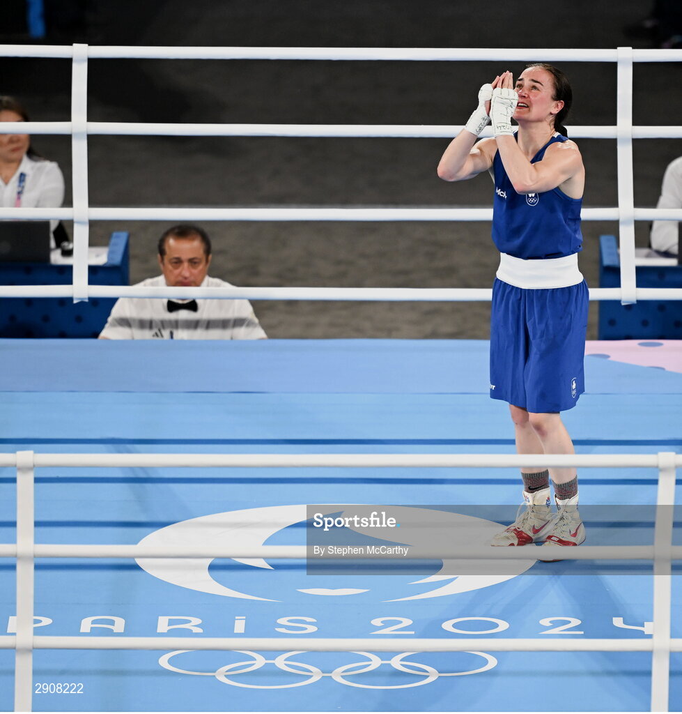 6 August 2024; Kellie Harrington of Team Ireland celebrates after defeating Wenlu Yang of Team People's Republic of China in their women's 60kg final bout at Court Philippe-Chatrier in Roland Garros Stadium during the 2024 Paris Summer Olympic Games in Paris, France. Photo by Stephen McCarthy/Sportsfile