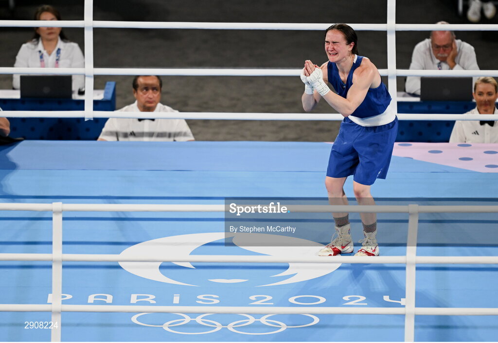 6 August 2024; Kellie Harrington of Team Ireland celebrates after defeating Wenlu Yang of Team People's Republic of China in their women's 60kg final bout at Court Philippe-Chatrier in Roland Garros Stadium during the 2024 Paris Summer Olympic Games in Paris, France. Photo by Stephen McCarthy/Sportsfile